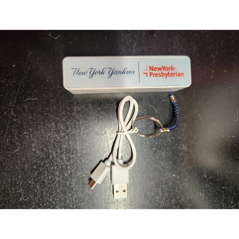 New York Yankees Portable Power Bank 1500mAh Keychain Charger White 1502